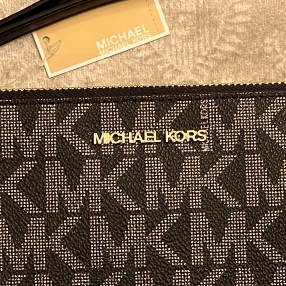 Brand New Michael Kors Large Zippered Clutch Wristlet Black & Gold Jet Set - Picture 4 of 15